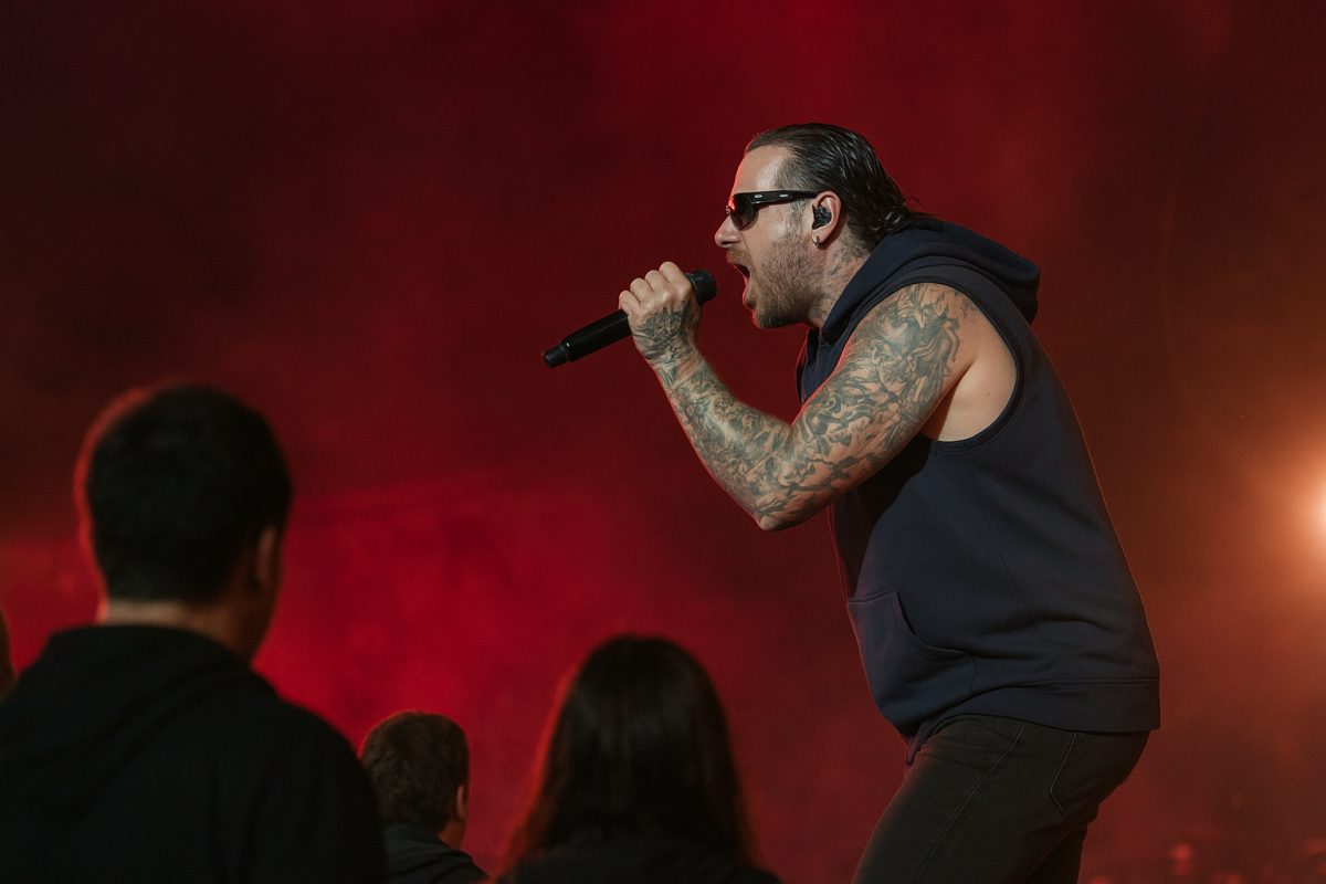 Avenged Sevenfold encanta público no Rock in Rio 2026, apesar de atraso