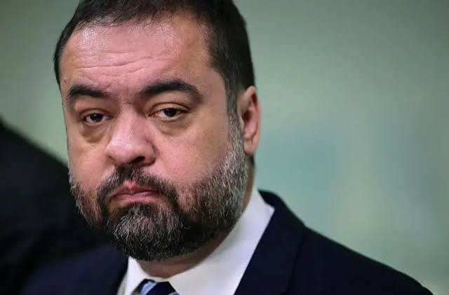 Cláudio Castro é investigado por compra de caviar de R$ 10,5 mil