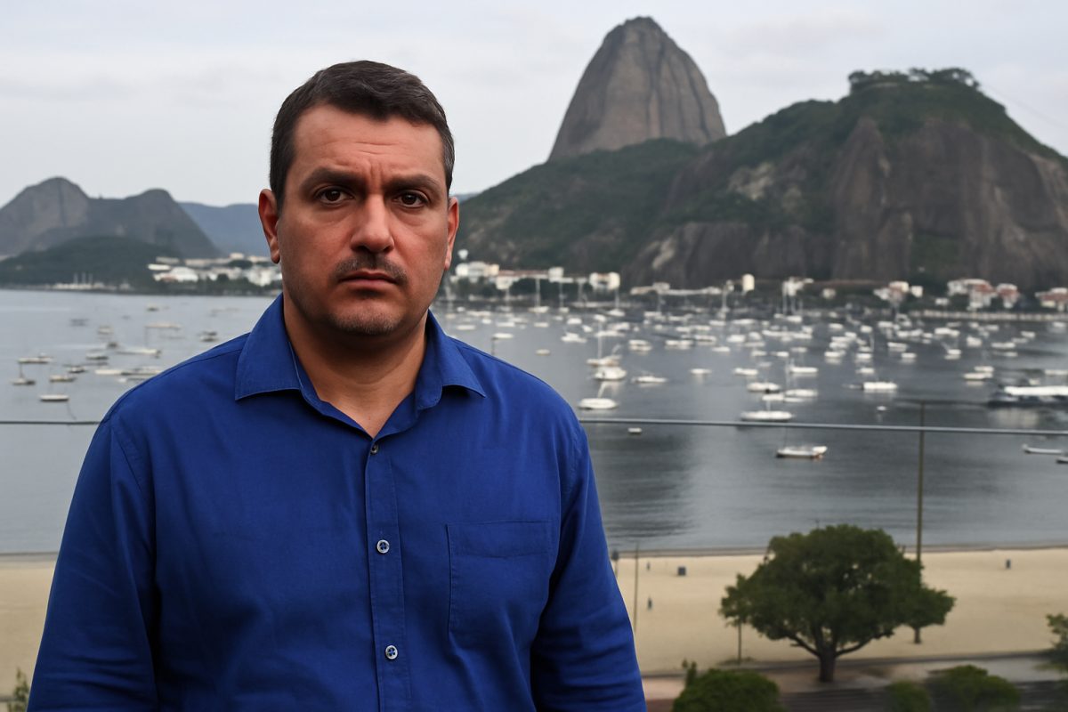 Ex-superintendente do Inea é acusado de construir imóvel irregular em área de preservação em Friburgo; casa é demolida